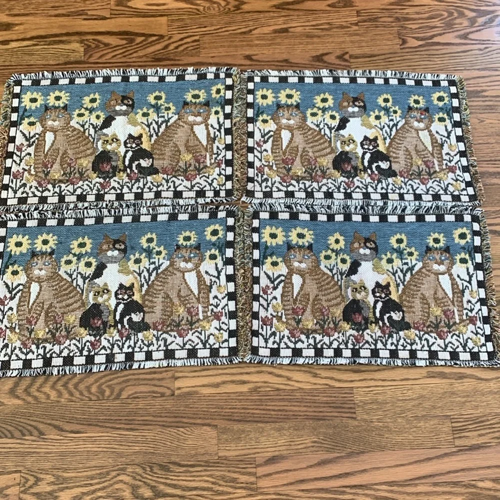 Woven Cat placemats with fringe border